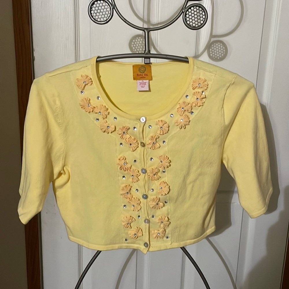 Ruby Rd. Yellow Half Sleeve Flower & Rhinestone Button up Crop Top